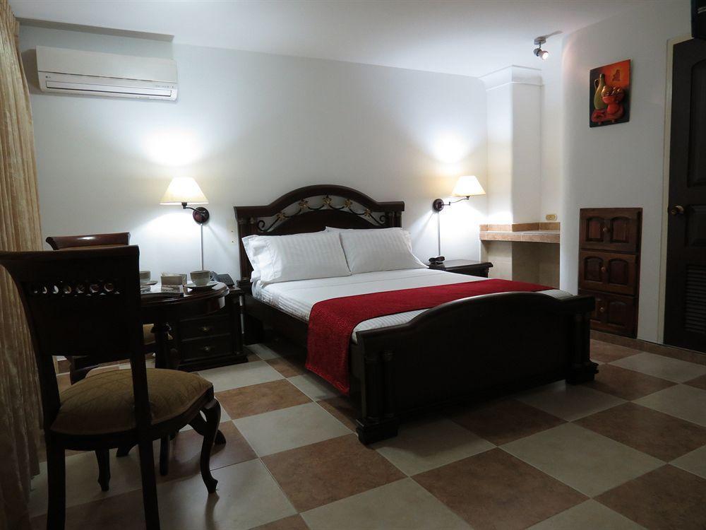 Hotel Cali Kültér fotó